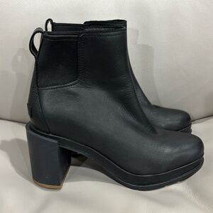 Sorel Black Leather Ankle Booties